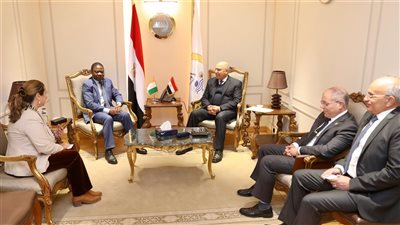 وزير الصناعة يبحث مع سفير كوت ديفوار سبل زيادة حجم التبادل التجاري