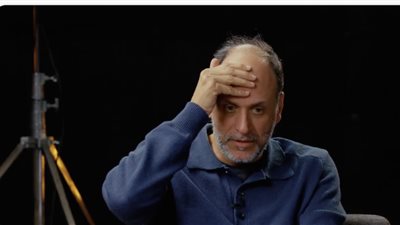 المخرج لوكا جواداجنينو يغادر حفل جولدن جلوب بعد خسارته (فيديو)