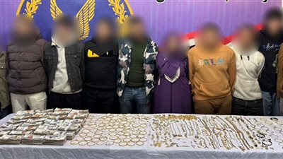 ضبط عصابة تقودها سيدة بتهمة سرقة مشغولات ذهبية من شقة بالساحل 