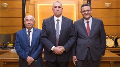 نقابات الصحفيين والمهندسين والمحامين يوقعون بروتوكول تعاون مع معامل رويال لاب