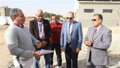 رئيس جامعة جنوب الوادى يتفقد الموقع المقترح لإنشاء بيت الحيوان