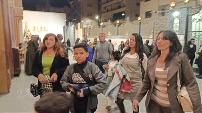 الفرحة في كل مكان، بدء توافد أقباط الأقصر لتأدية قداس عيد الميلاد المجيد (فيديو وصور)