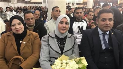 القيادات التنفيذية والشعبية بقنا تشارك الأقباط فرحة قداس ليلة الميلاد (صور)