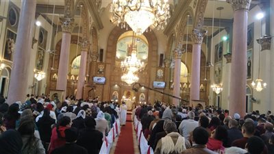 الأنبا تكلا يترأس قداس عيد الميلاد بكاتدرائية دشنا (صور)