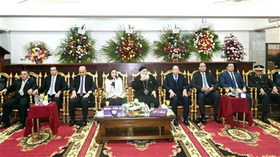 رئيس جامعة دمنهور يزور عددا من الكنائس للتهنئة بعيد الميلاد المجيد (صور)