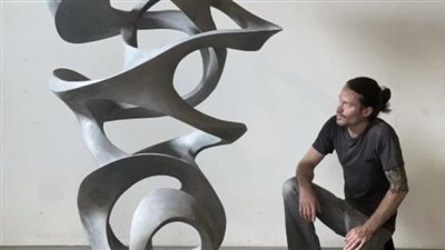  رغم ظروفه المالية الصعبة، فنان يرفض عرضا من ولاية أمريكية بسبب إسرائيل 