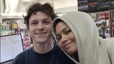 تفاصيل خطوبة زيندايا وتوم هولاند