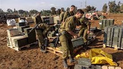 تسلق على عامود لتعليق علم الاحتلال، مقتل عامل إسرائيلي في غزة بنيران صديقة