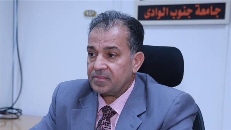 الدكتور احمد عكاوي