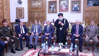 محافظ الإسماعيلية يزور الكنائس للتهنئة بعيد الميلاد المجيد (صور)  