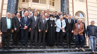 محافظ الشرقية يزور الكنائس للتهنئة بعيد الميلاد المجيد 