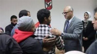 محافظ القليوبية يطمئن علي مصابي حادث كسر ماسورة بخط أنابيب الخانكة