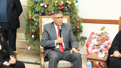 محافظ الجيزة يزور مقر مطرانية شمال الجيزة للتهنئة بعيد الميلاد 