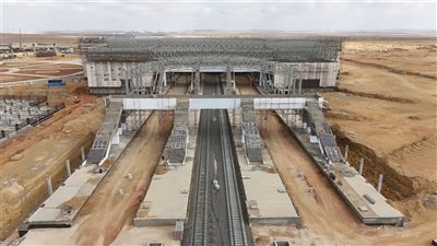 القطار الكهربائي السريع يصل محطته النهائية..80% نسبة الاعمال بمحطة العاصمة الإدارية.. والبدء في تركيب القضبان