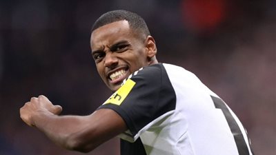 أرسنال يتأخر بهدف أمام نيوكاسل في الشوط الأول بكأس الرابطة (فيديو)