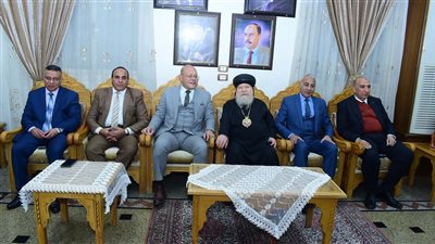 رئيس جامعة سوهاج يزور عددًا من الكنائس لتقديم التهنئة بعيد الميلاد