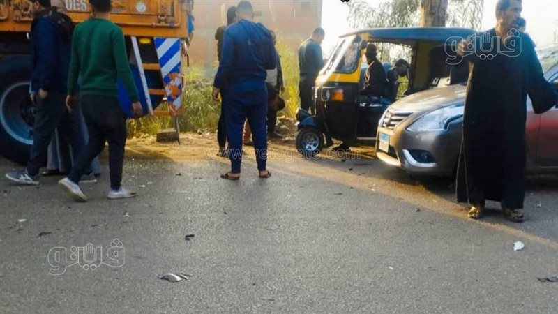إصابة شخصين صدمتهما