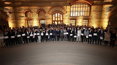 وزير الاتصالات يشهد حفل تخريج أكثر من 2000 متدرب من أكاديمية المواهب المصرية