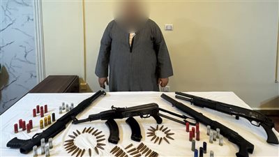 ضبط صاحب محل ألعاب بتهمة التجارة في الأسلحة النارية ببولاق الدكرور
