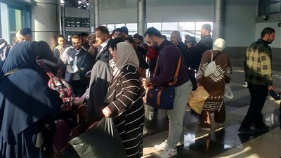 مغادرة الفوج الرابع من الأشقاء السوريين ميناء نويبع البحري 