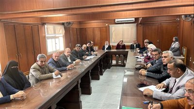 وكيل التعليم بالدقهلية يناقش الاستعداد لامتحانات الفصل الدراسي الأول