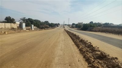 تقدم ملحوظ في أعمال الرصف بمركز الواحات البحرية