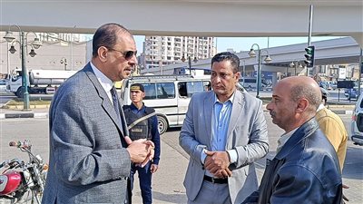 محافظ سوهاج يتفقد أعمال الرصف بحى شرق