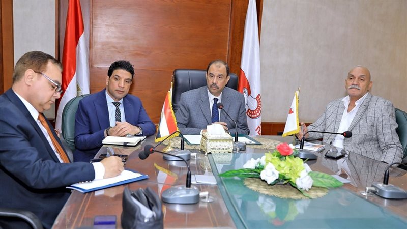 محافظة سوهاج تبحث
