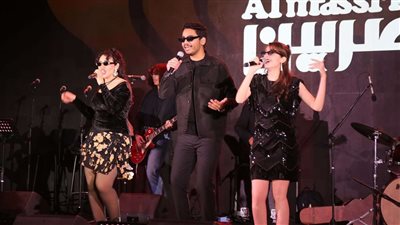 بالموسيقى والأغاني، فرقة المصريين تستقبل ضيوف حفل جائزة ساويرس الثقافية (فيديو)