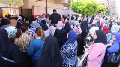 البكالوريا تثير غضب المصريين.. النشطاء: التعليم لمن يدفع ومدبولي نسي طلاب الحكومة.. والخبراء: النظام الجديد غير دستوري.. والتربويون: سرعة تغيير نظم الثانوية العامة يثير الربكة