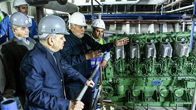 أسامة ربيع: بناء 12 سفينة صيد أعالي بحار لتطوير الأسطول المصري