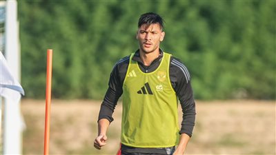 أشرف داري يعود لتشكيل الأهلي أمام طلائع الجيش في الدوري