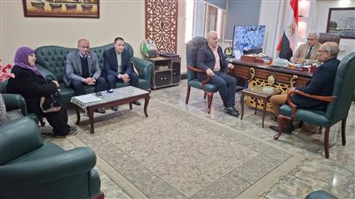 وكيل تعليم الإسماعيلية يتابع جاهزية المدارس لانطلاق امتحانات الفصل الدراسى الأول 