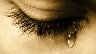 تفسير حلم بكاء الميت في المنام وعلاقته بمواجهة مشاكل وضغوطات 