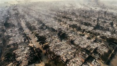 حرائق لوس أنجلوس المرعبة تتصدر التريند، والنشطاء: ترامب هدد الشرق الأوسط بالجحيم فأصابته اللعنة