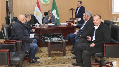 محافظ الشرقية يلتقي أعضاء مجلسي الشيوخ والنواب