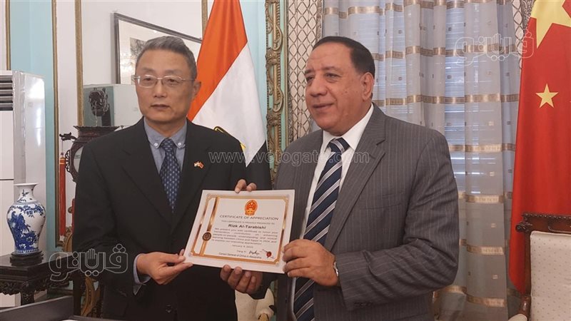 القنصل الصيني ونقيب