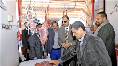 محافظ سوهاج يتفقد عددا من الشوارع الحيوية بنطاق أخميم 