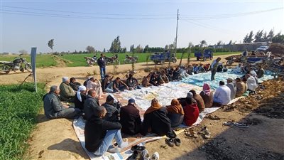 اليوم الحقلي الأول لتوعية أهالي قرى بنجر السكر في الإسكندرية حول زراعة القمح بنظام المصاطب 