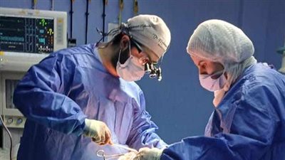 بعد سقوطها من علو، فريق طبي بالشرقية ينجح في إنقاذ حياة طفلة (صور) 