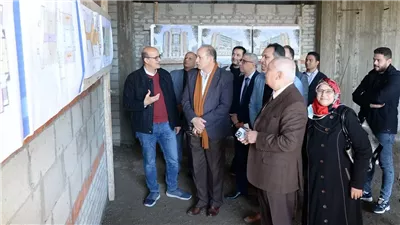 رئيس جامعة المنصورة يتابع ميدانيًا الموقف التنفيذي للمشروعات الإنشائية بالجامعة