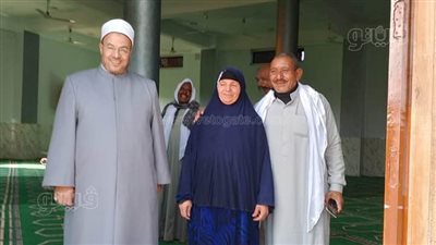 بائعة الفاكهة، حكاية أرملة حققت حلمها بتربية أبنائها الـ 5 وبناء مسجد على نفقتها في بني سويف