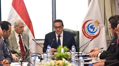 وزير الصحة يبحث الفرص الاستثمارية في القطاع الصحي مع وفد شركة يونانية