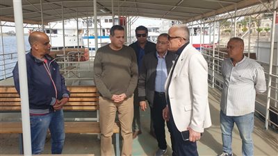 محافظ الأقصر يتابع أعمال مرسى اللانشات السياحية (صور)