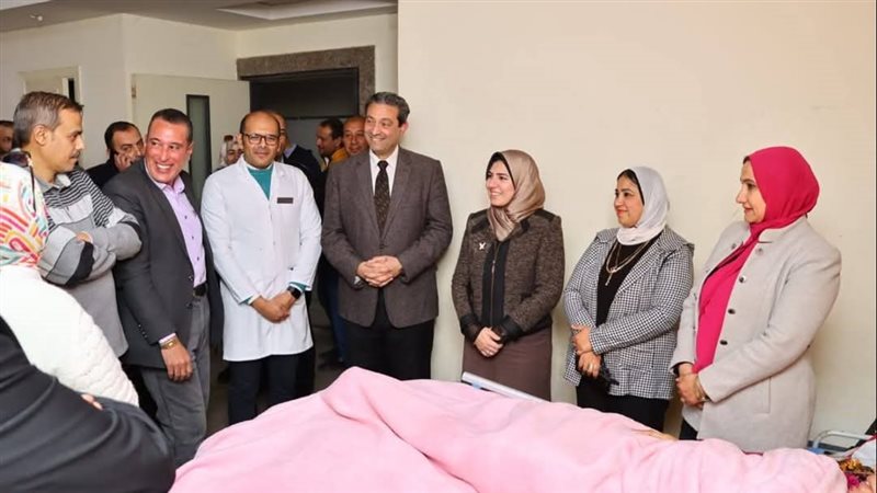 محافظ دمياط يزور