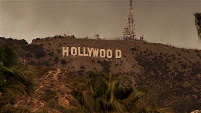 حرائق كاليفورنيا تهدد لافتة هوليوود الشهيرة