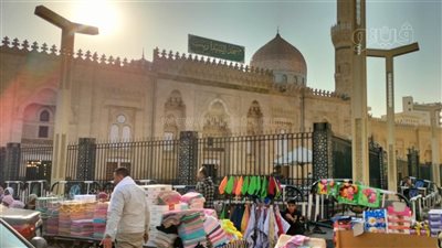  مدد يا أم هاشم.. المصريون يستعدون للاحتفال بمولد السيدة زينب.. زينة وموائد وحلويات وجلسات مديح في حب آل البيت.. والإفتاء تحسم الجدل حول زيارة الأضرحة (فيديو وصور) 