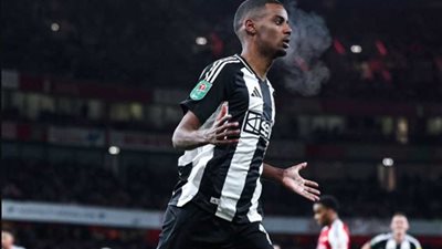 برشلونة يبدأ مفاوضات ضم هداف نيوكاسل 