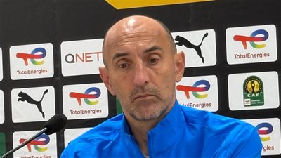 يورتشيتش يلقي آخر محاضراته للاعبي بيراميدز قبل مغادرة فندق الإقامة لمواجهة الجيش الملكي 