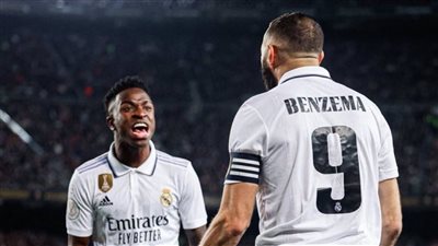 بنزيما يكشف موقفه من العودة للريال ويتحدث عن انضمام فينيسيوس لروشن (فيديو)